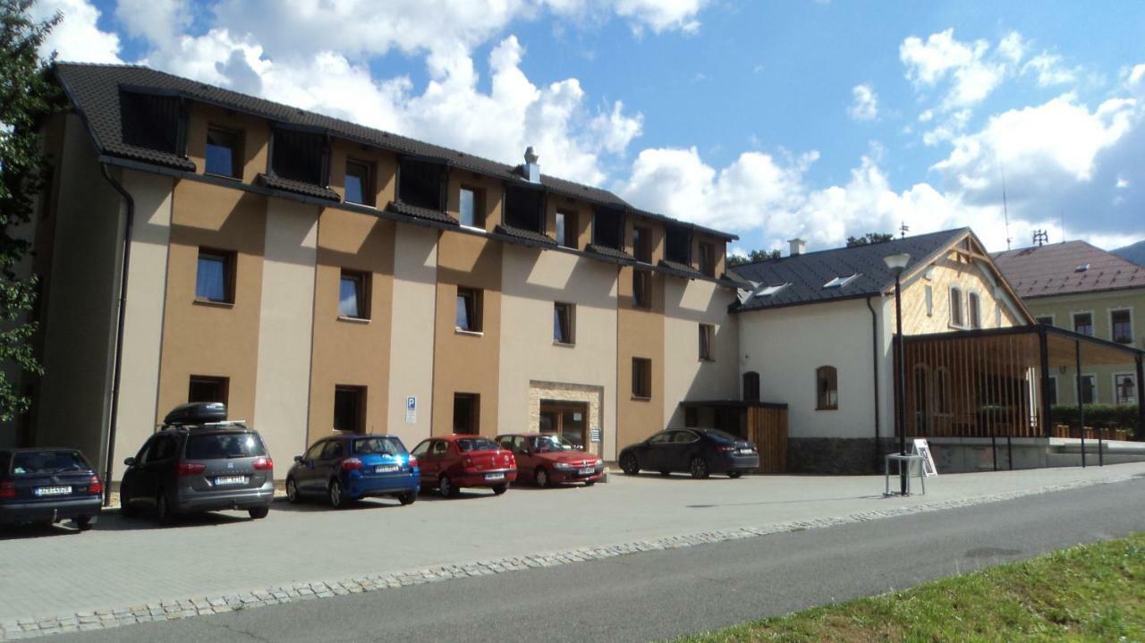 Apartma Fara Loučná nad Desnou Exterior foto